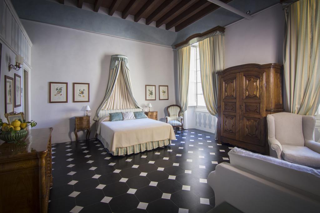 Palazzo Lengueglia B&B Albenga Esterno foto